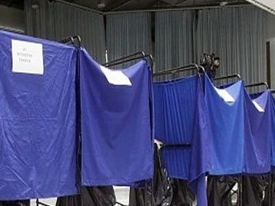 Άνοιξαν οι κάλπες